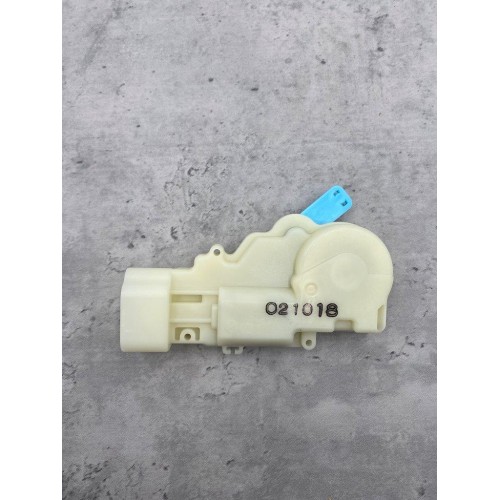 Toyota Corolla Altis ZZE121 Rear Left Door Actuator